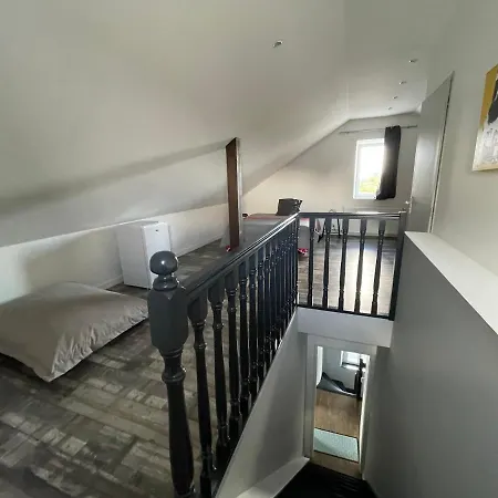 O' Li Douillet Nyaraló