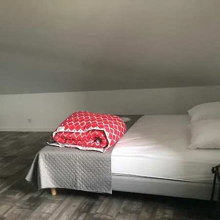 Nyaraló O' Li Douillet *